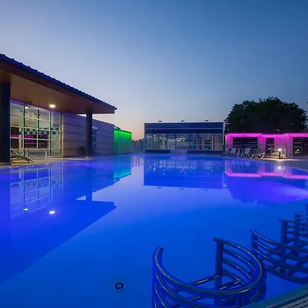 Semesteranläggning (resort) Des Bains De Casteljaloux